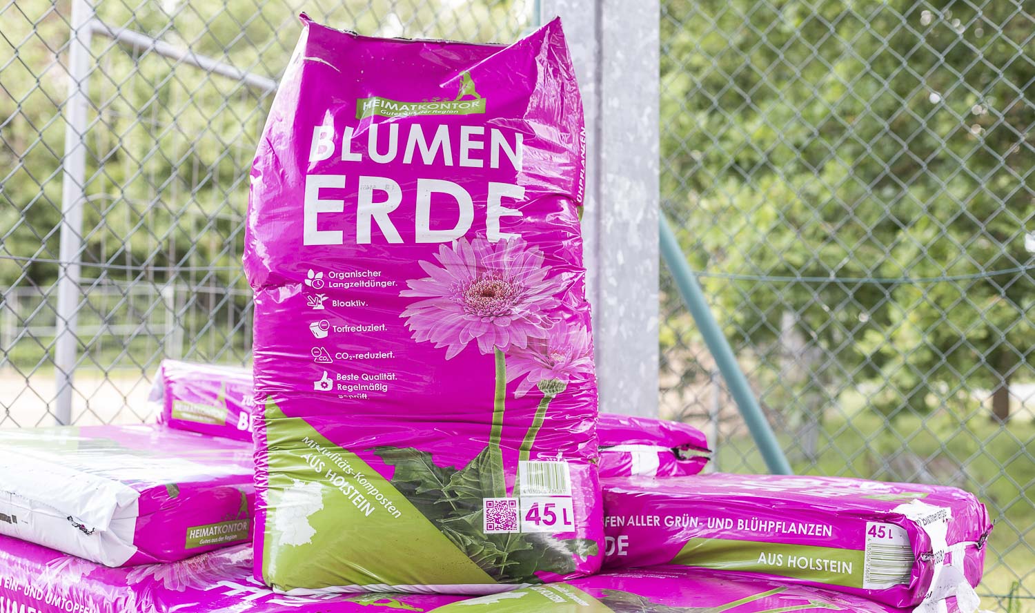 Sack mit Blumenerde in Tangstedt bei Hamburg