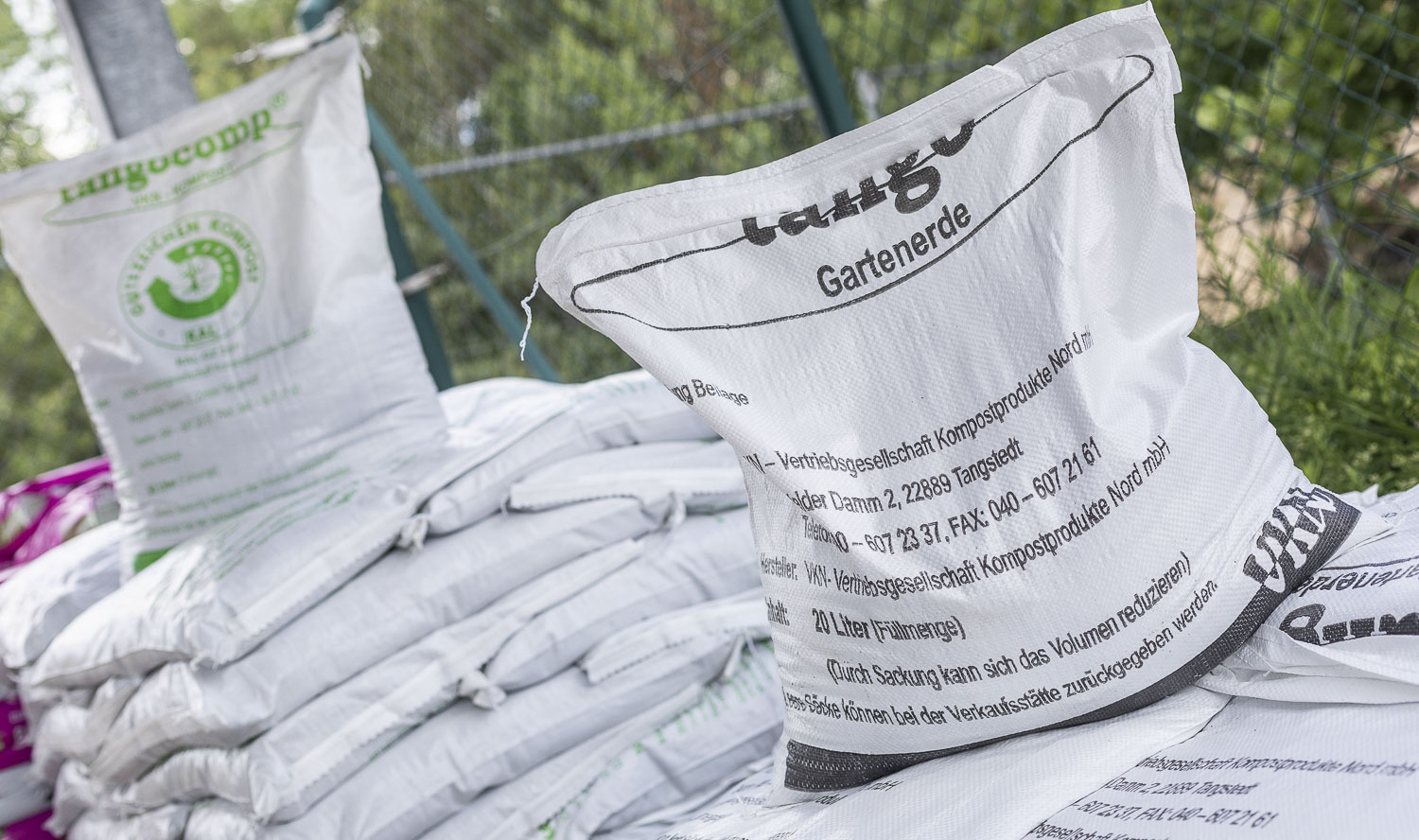 Sack mit Komposterde in Tangstedt bei Hamburg